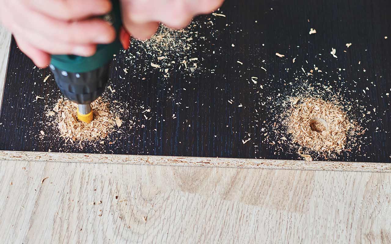 utiliser une résine pour réparer un parquet